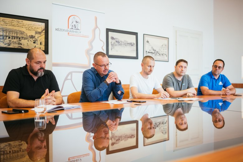 Éjszakai sportünnep kicsiknek-nagyoknak Kézdivásárhelyen