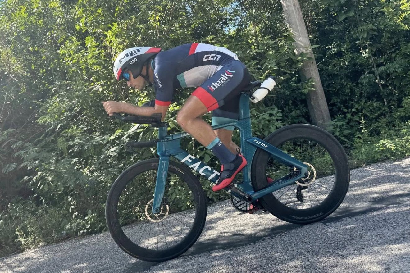 Emberfeletti teljesítmény már pusztán az is, hogy valaki teljesítse a teljes versenytávot •  Fotó: Deák Zsombor személyes archívuma