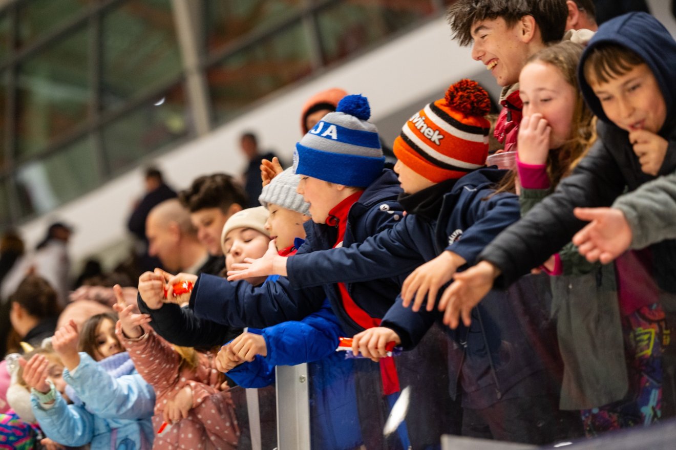 Több mint egy torna: a jövő hokisait inspirálja a kézdivásárhelyi világbajnokság &bullet;  Fotó: Máthé Zoltán