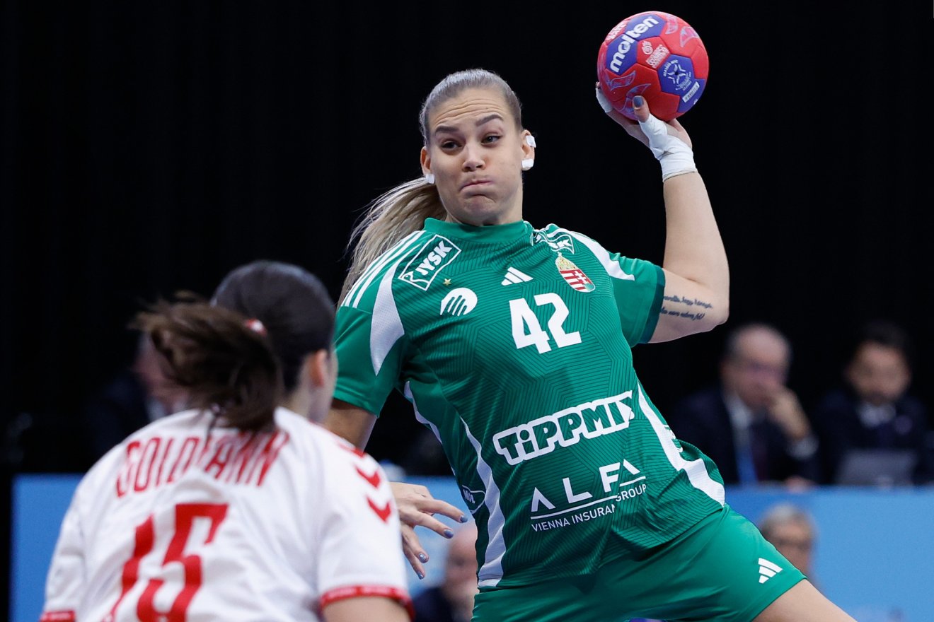 Klujber Katrinék  bíznak magukban, hiszen tavaly az Eb-n is legyőzték riválisukat és úgy érzik,azóta még erősebbek lettek •  Fotó: Magyar Kézilabda Szövetség