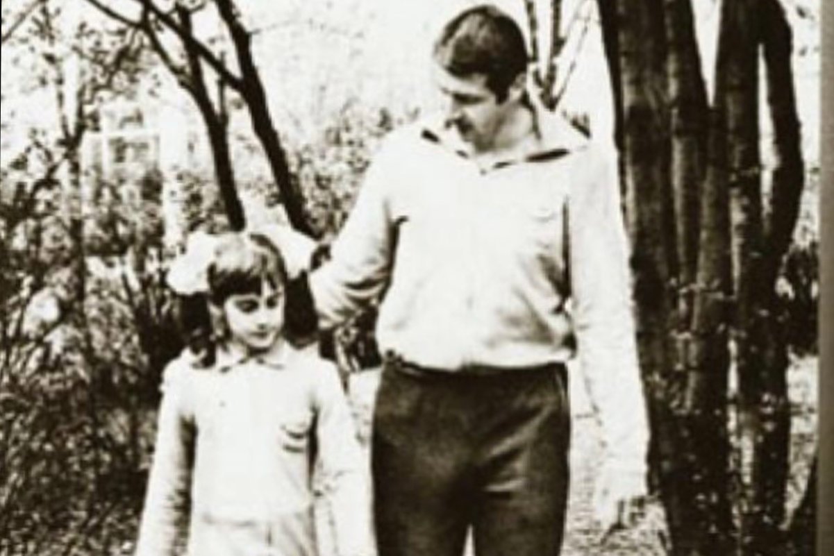 Edzőjével, a nyolcvankét éves korában elhunyt kolozsvári születésű Károlyi Bélával &bullet;  Fotó: Nadia Comaneci Official/Facebook