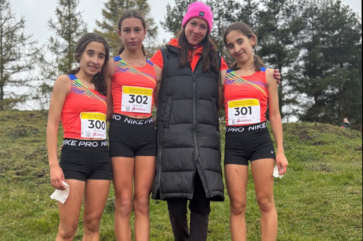 Edzőjükkel, Horovitz Hannával •  Fotó: Horovitz Hanna