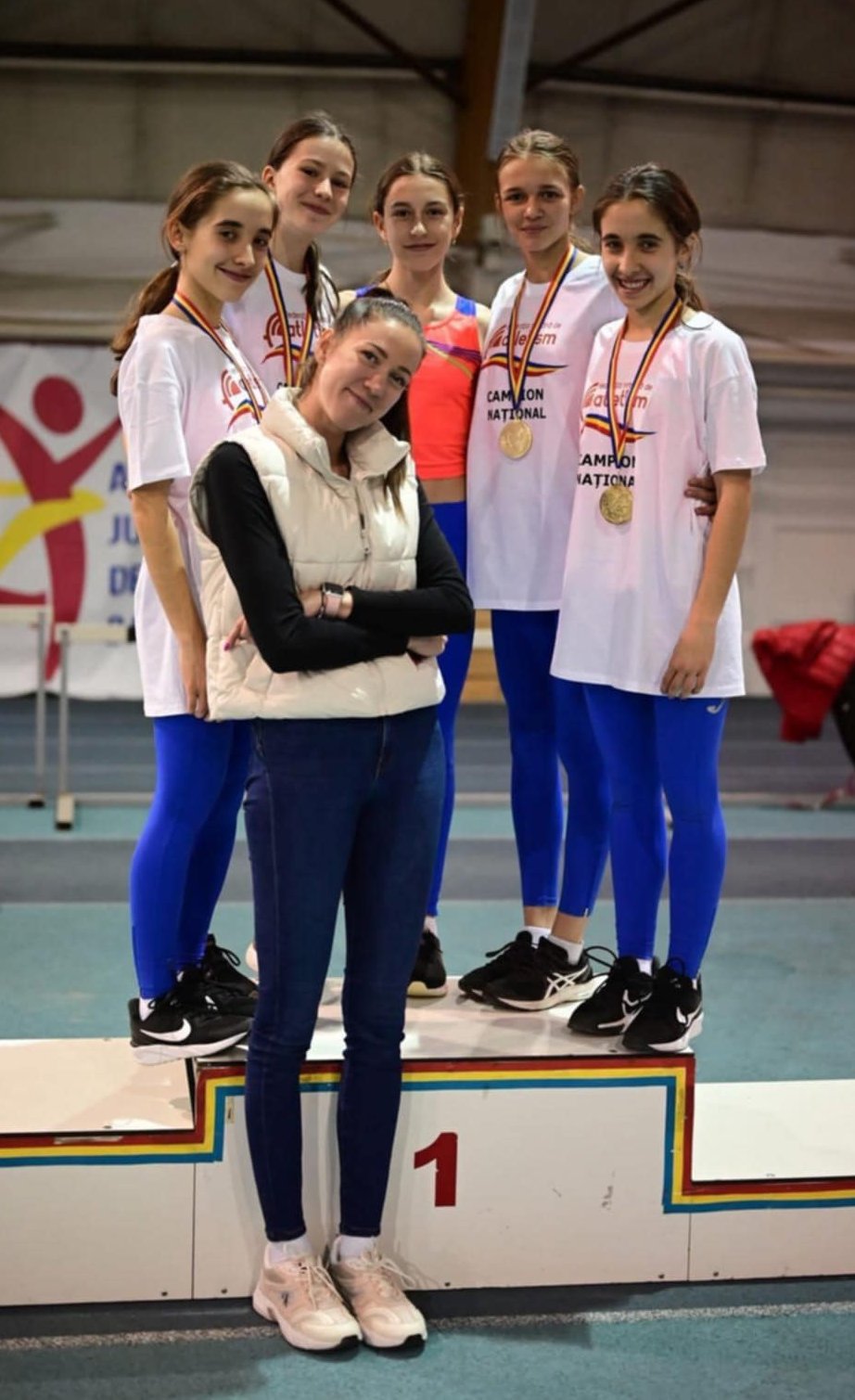 Aranyérmes sportiskolás lányok •  Fotó: Horovitz Hanna személyes archívuma