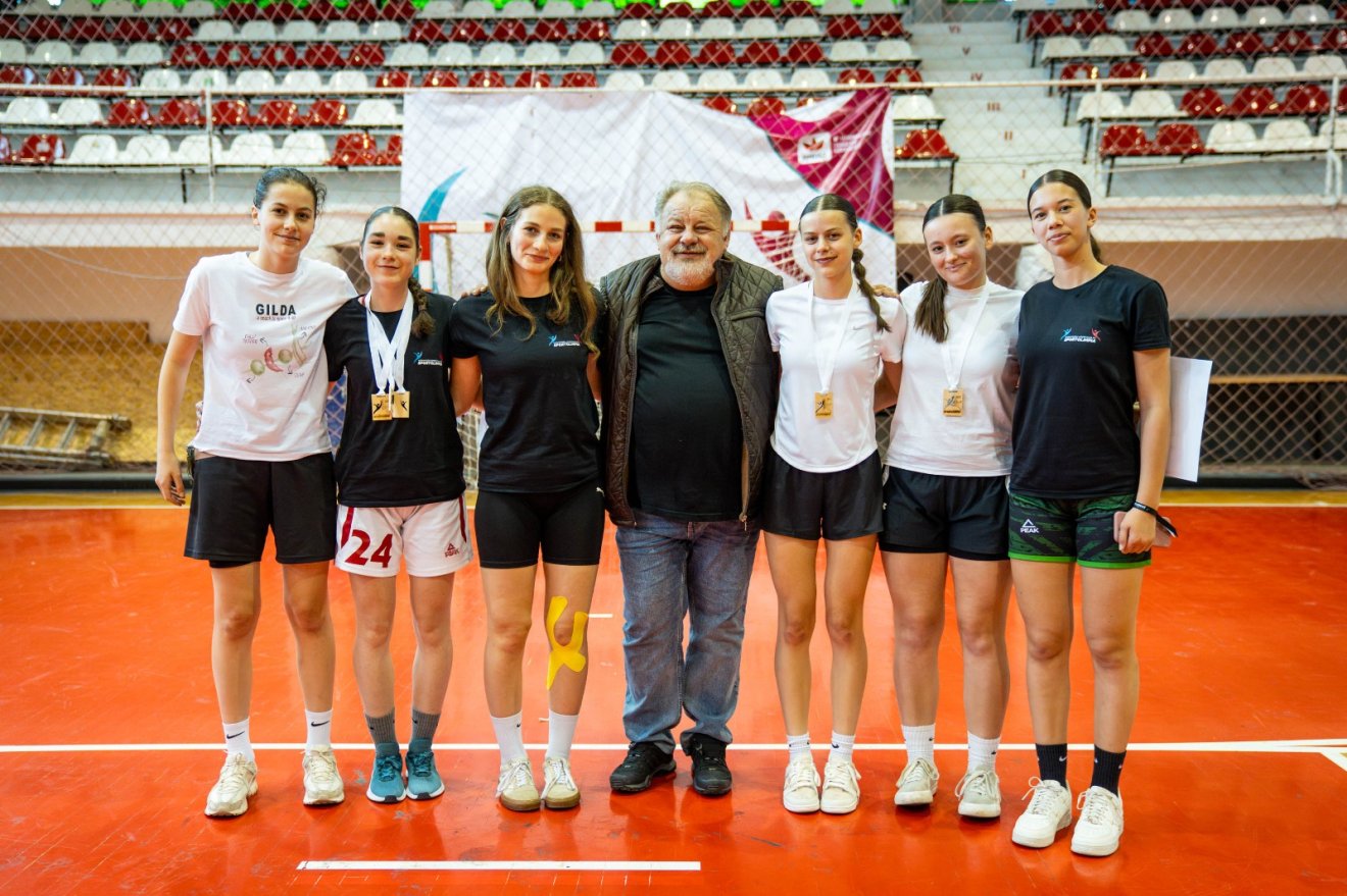 Ambrus József szerint a legfontosabb, hogy a stabilitás és folytonosság biztosítva legyen a klunbál •  Fotó: Sepsi-SIC/Facebook