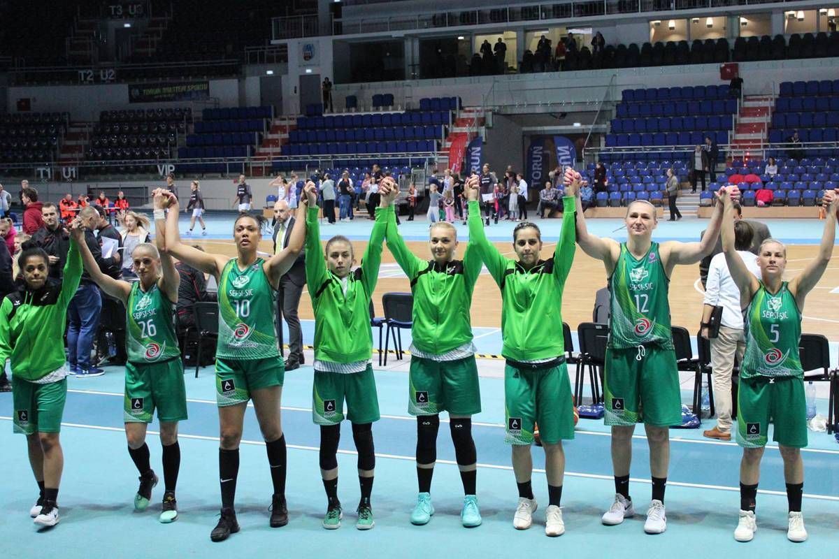 &bullet;  Fotó: Kilin Andrea