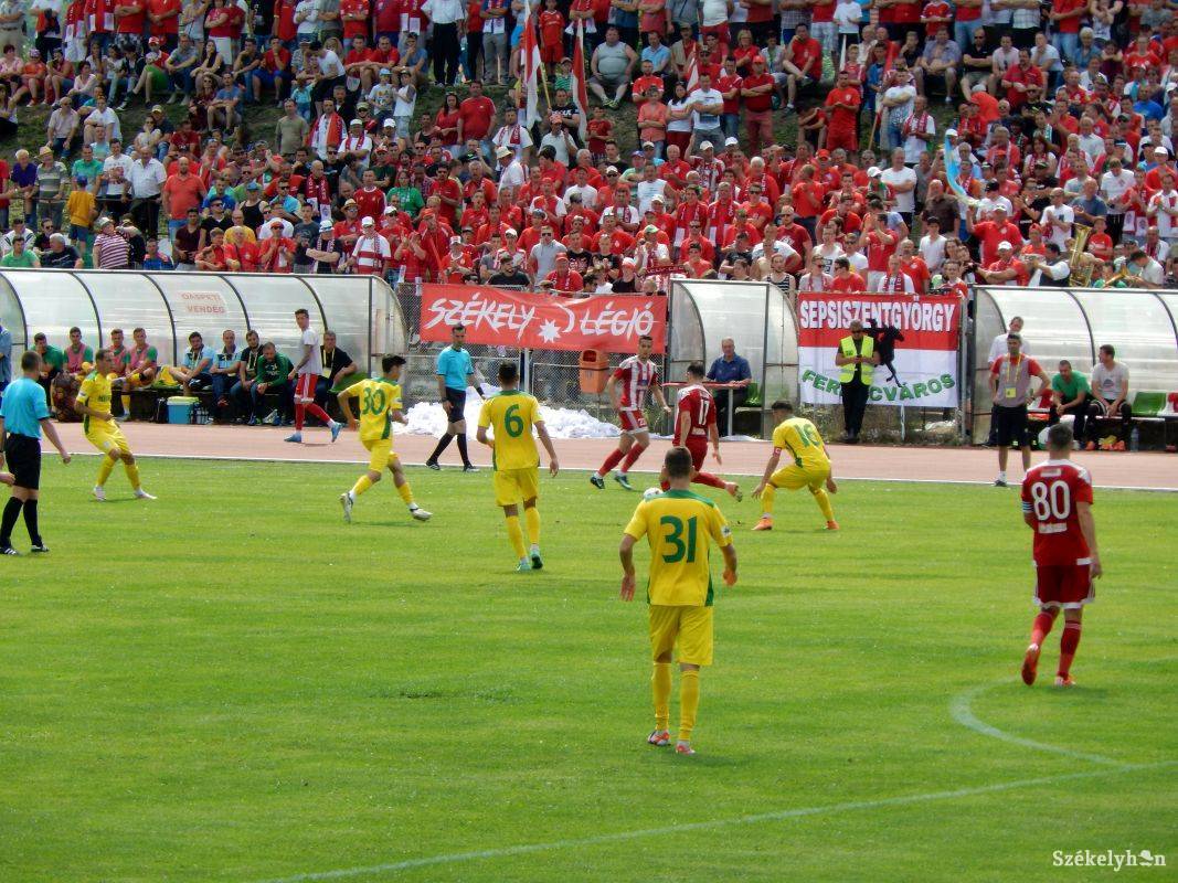 &bullet;  Fotó: Sánta Imre