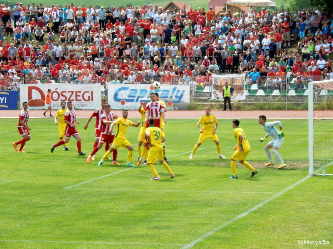 &bullet;  Fotó: Sánta Imre