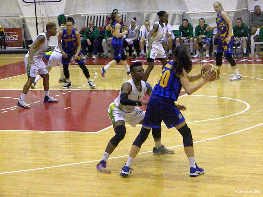 &bullet;  Fotó: Sánta Imre