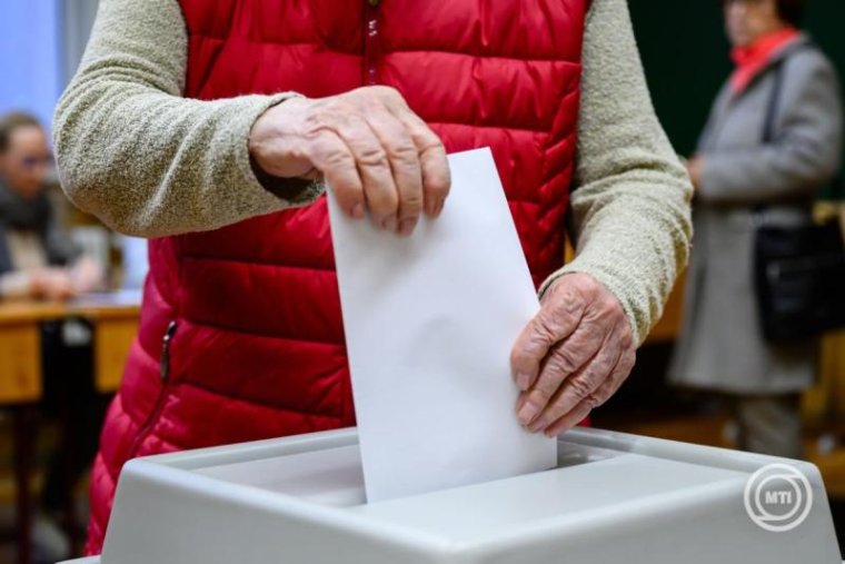 Szavazói rekordrészvétel: a magyarországi választók közel 40 százaléka voksolt 11 óráig
