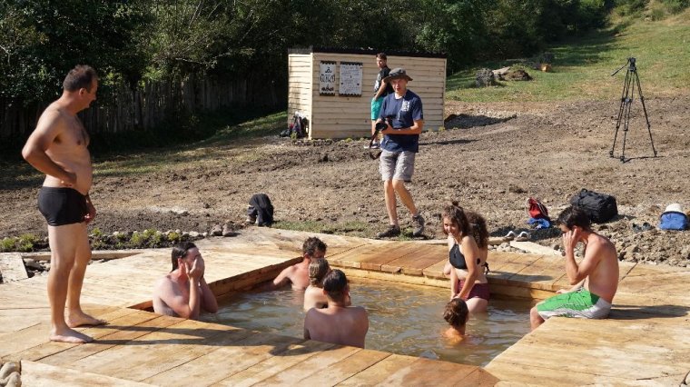 Tíz nap alatt készült el