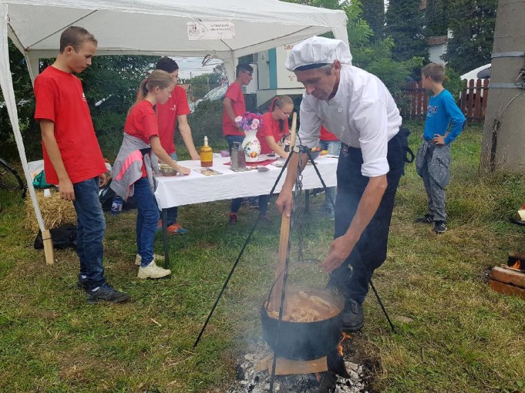 Két napig szórakoztak