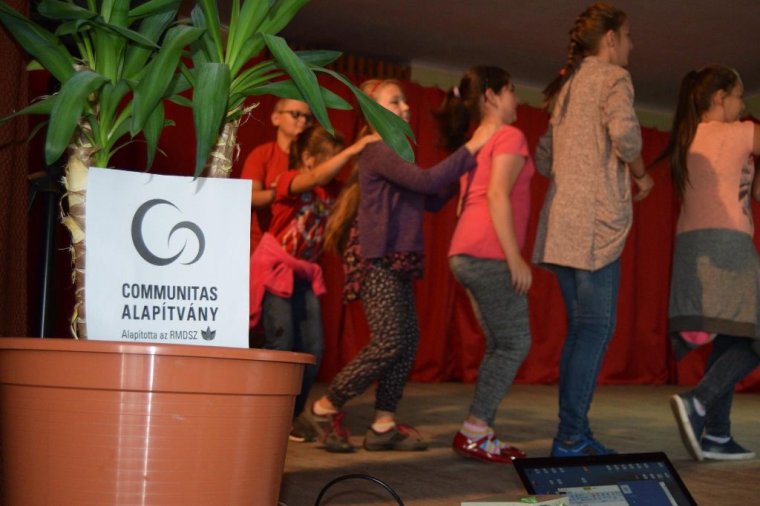 Néptáncoktatás Lemhényben