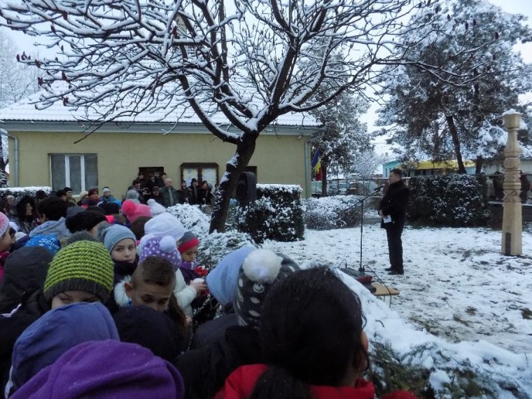 Névadójának állított kopjafát az iskola