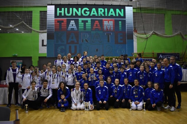 Kitettek magukért a karatékák