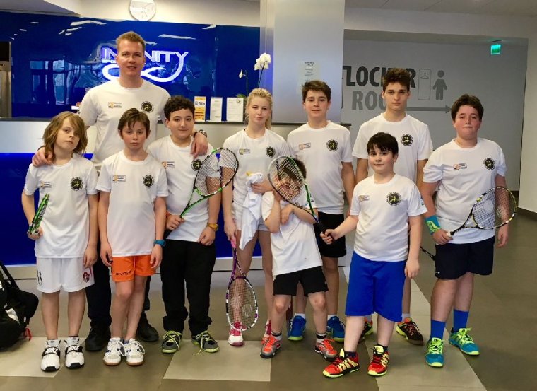 Kitűnően adogattak