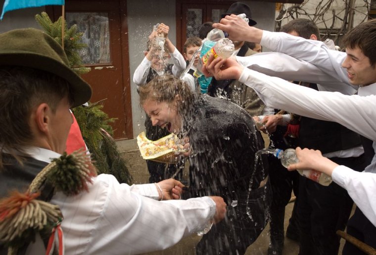 Turistacsalogató szokások