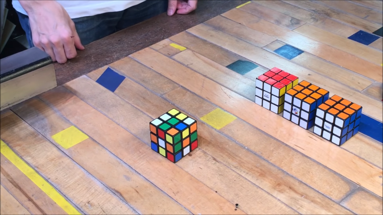 Elkészült az önmagát kirakó Rubik-kocka