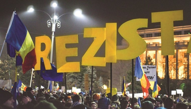 Vizsgálja az ügyészség a #Rezist finanszírozását