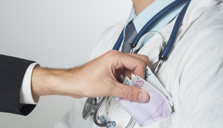 „Megemelték a fizetésünket, nincs szükségünk hálapénzre! - hirdetik egy romániai kórházban