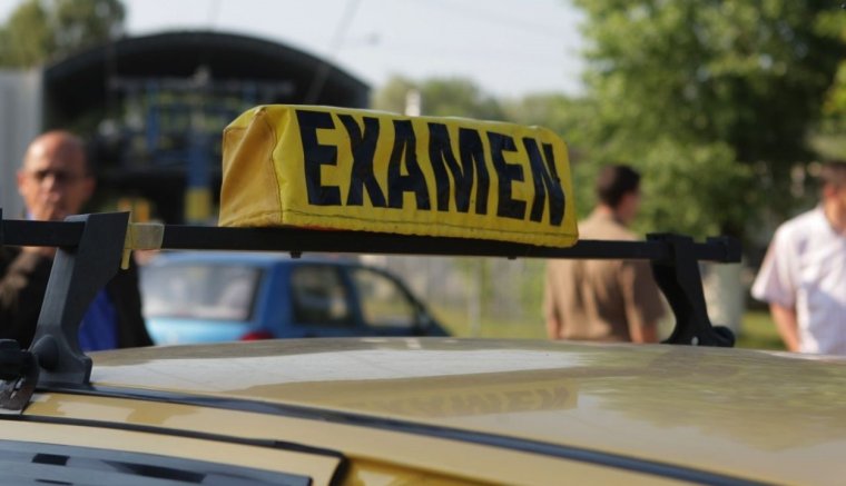 Halomra buknak a romániaiak a sofőrvizsgán