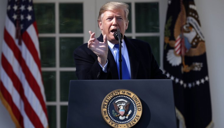 Rendkívüli állapotot hirdet ki Donald Trump