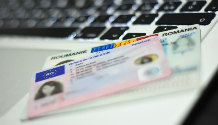Hamarosan online igényelhetjük a személyit, az útlevelet és a jogosítványt