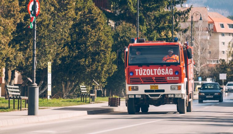 Fertőtlenítik az utcákat