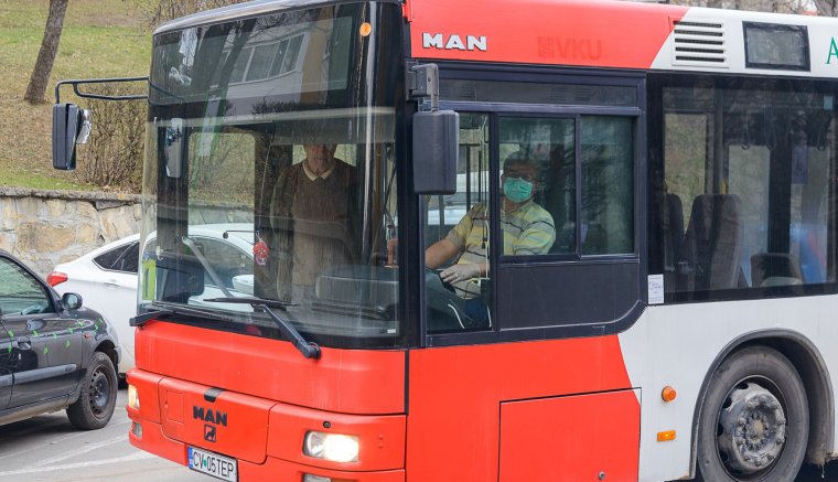 Laptoptáskát lopott a buszon