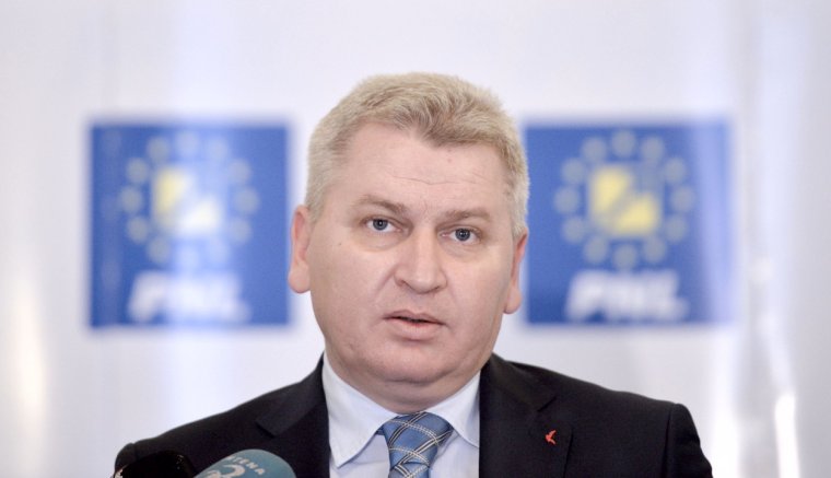 Florin Roman veszi át az ügyvivő képviselőházi elnöki tisztséget