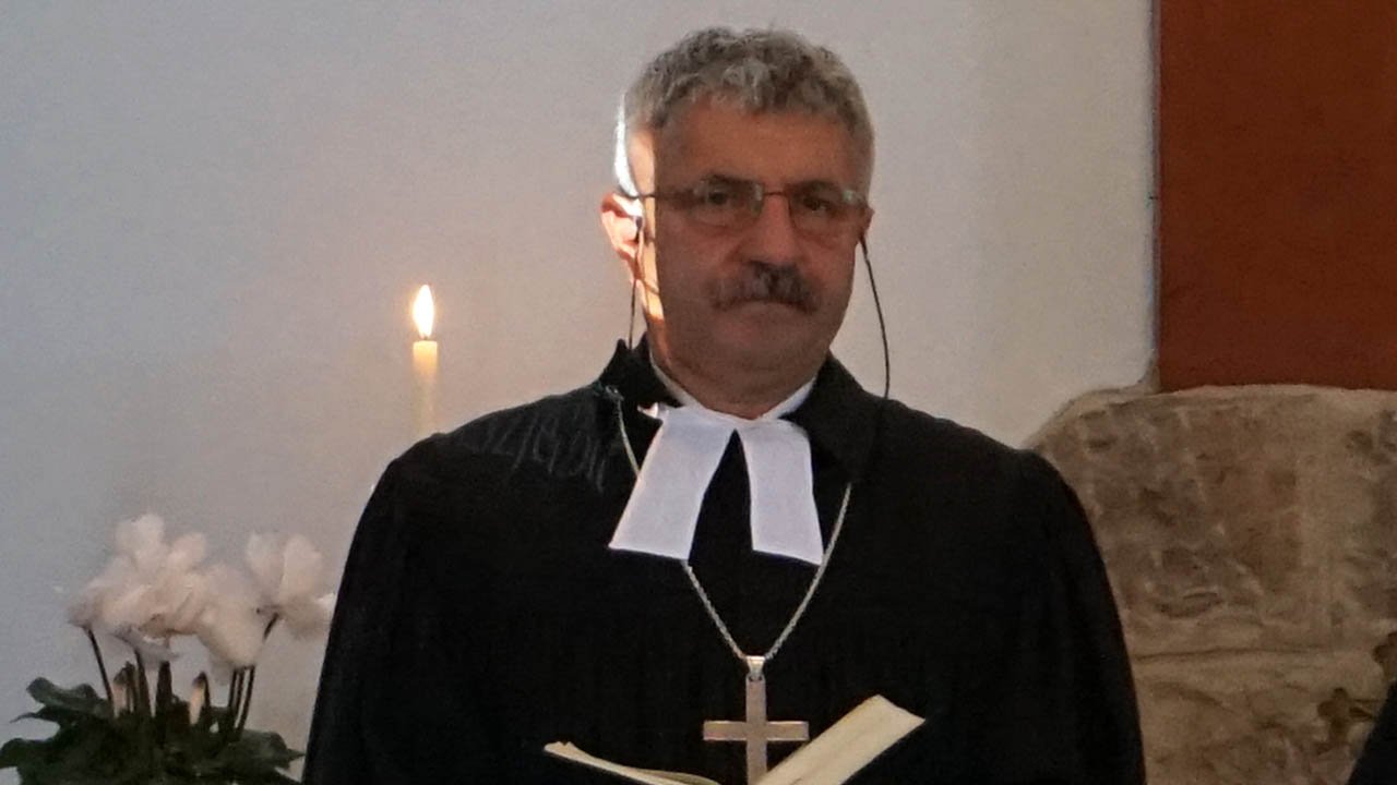 Zelenák József evangélikus esperes: mi most nem találkozunk Jézussal, de – az evangéliumok alapján – mi hisszük azt, hogy van feltámadás és a hívőknek van örök élet. 