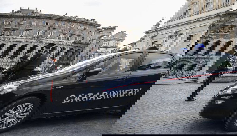 Olaszországban több mint száz feltételezett maffiózót vettek őrizetbe