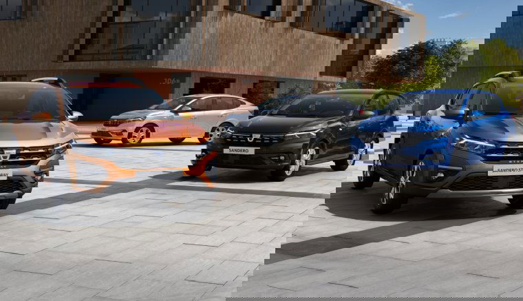 Kitart a belsőégésű motorok mellett a Dacia