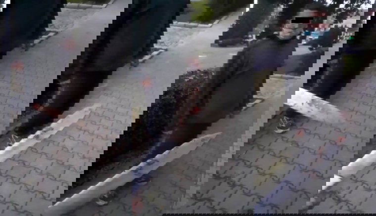 Kórházba utalták a kést lóbáló férfit