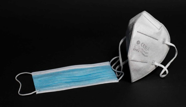 Textilmaszk helyett orvosi vagy FFP2-es maszk viselést javasolja az egészségügyi miniszter