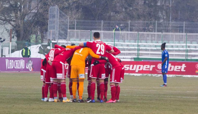 Nem tudtak labdába rúgni