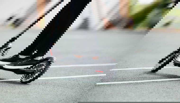 Jövő évtől biztosítást kell kötniük a rollertulajdonosoknak