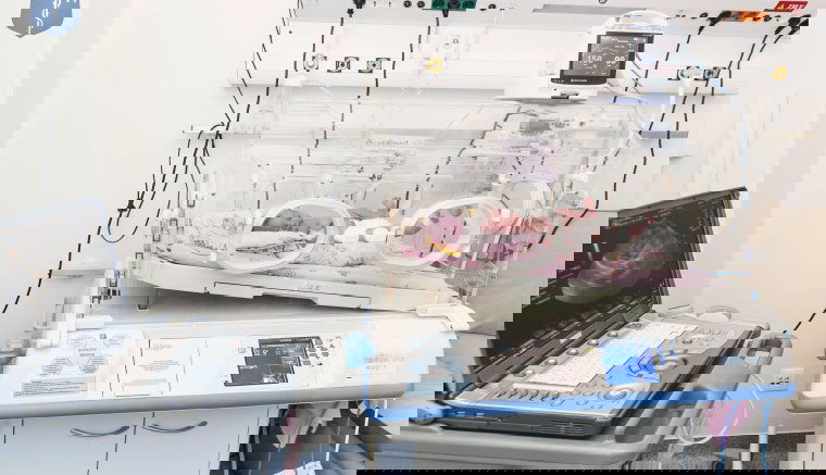 Kisbaba vérét cserélték ki