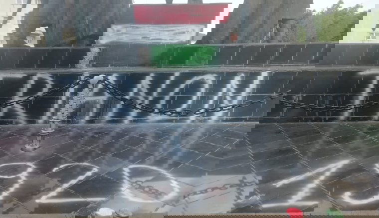 Ismeretlenek megrongálták a sepsiszentgyörgyi Mihai Viteazul szoborcsoportot