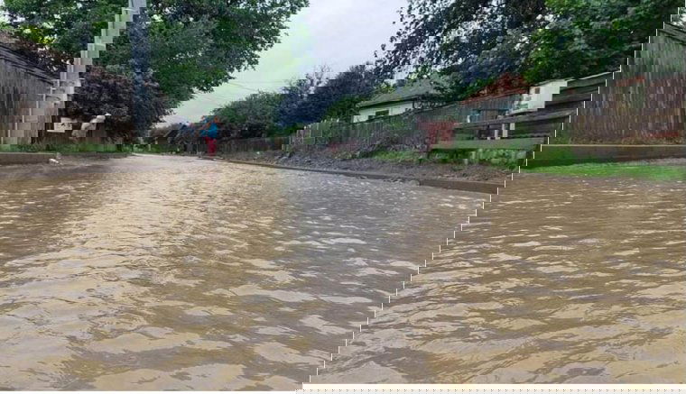 Kiöntött a patak Torján