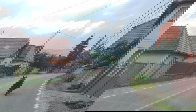 Az őrangyala mellette volt