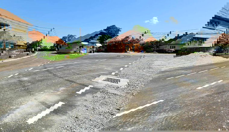 Aszfaltoznak a nagyközségben