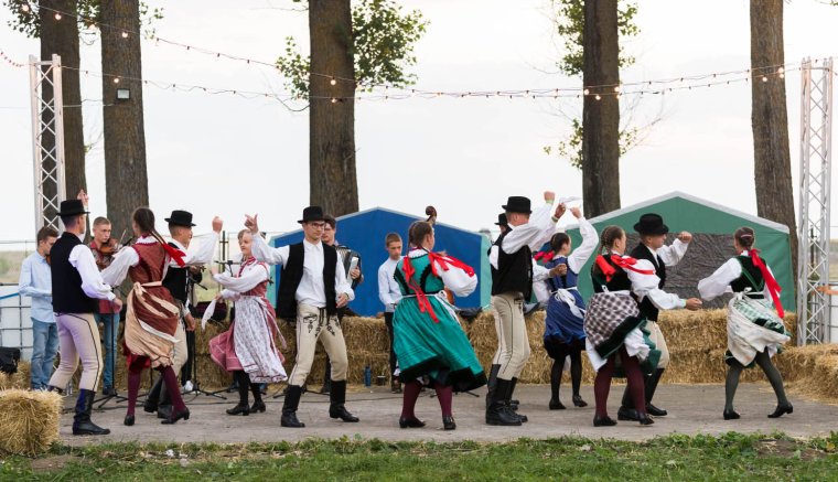 „Összeköt, ami összehoz”