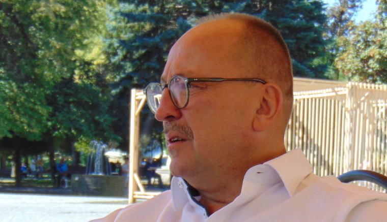 Jogot formál és igényt tart