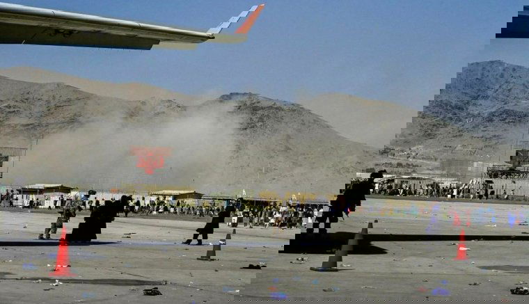 Öngyilkos merényletet követtek el a kabuli repülőtérnél