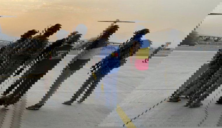 Külügy: elhagyta Afganisztánt minden román állampolgár, aki kérte a kimenekítését