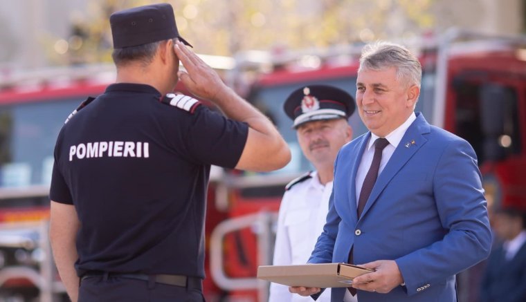 Előléptették a görögországi tüzek megfékezésében segédkező román tűzoltókat