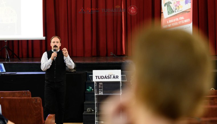 Újraindult a Tudástár