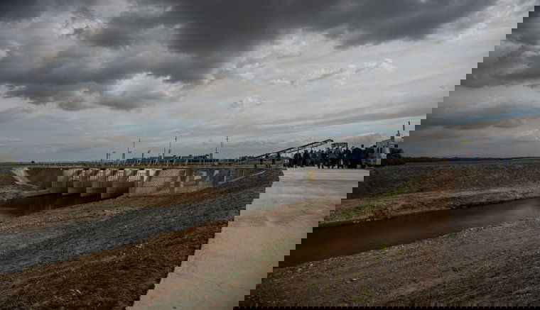 Üzembe helyezték az ország első folyami hulladékmentesítő rendszerét