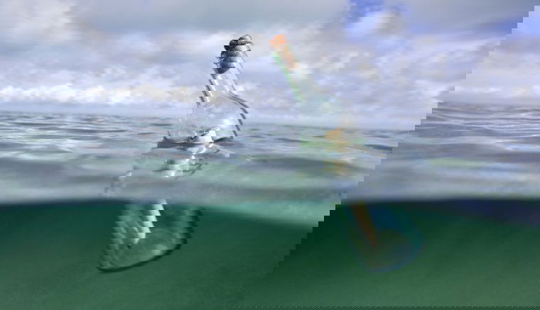 37 évet utazott partot érése előtt egy palackposta