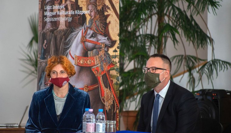 Ötvenhat kép '56-ról